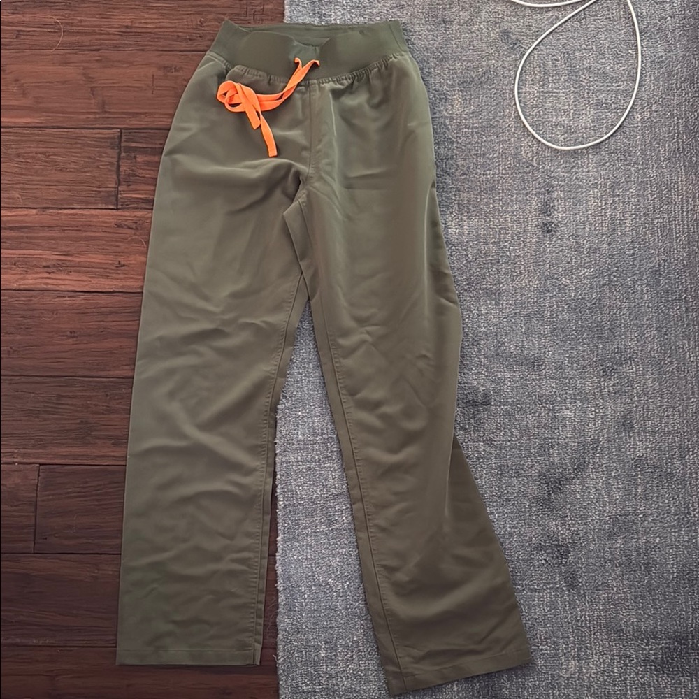 FIGS Olive Green Livingston Scrub Pants with Orange Drawstring XXS/P